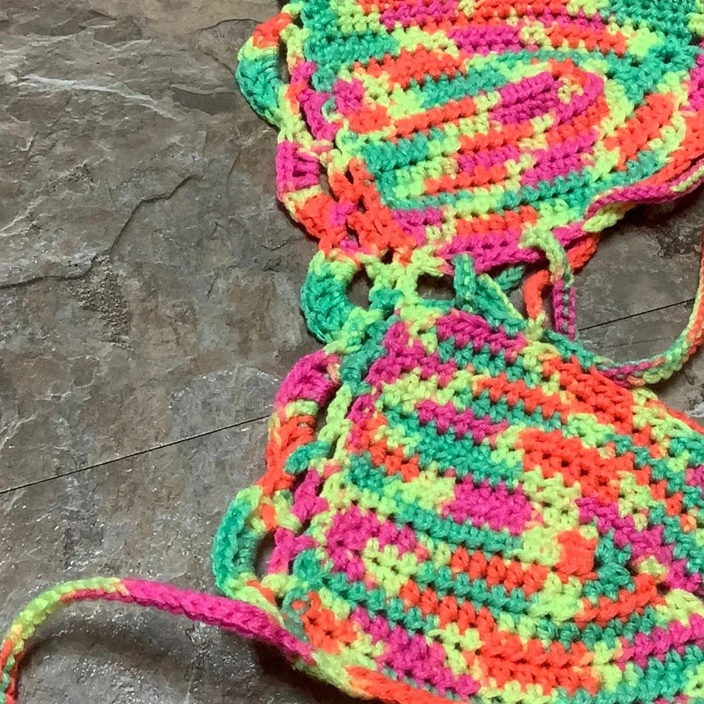 Neon bright crochet bikini top - Picture 4 of 8